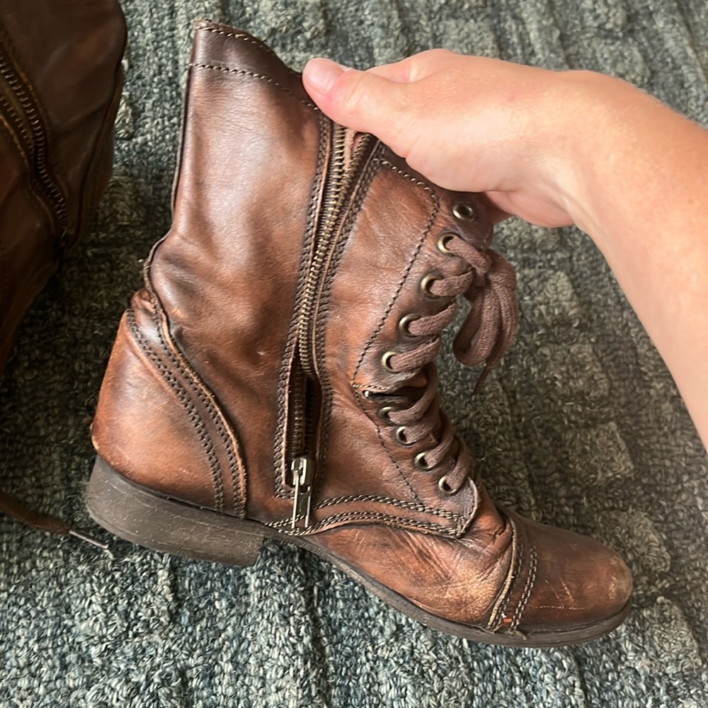 Steve Madden boots (size 8)